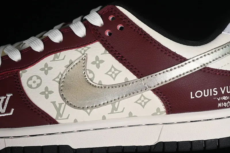 All Categories Nk SB Dunk Series Nk SB Dunk Low Low-top sneakers Louis Vuitton x Nk Dunk Low joint custom-burgundy silver hook SB low-top casual sneakers FC1688-188